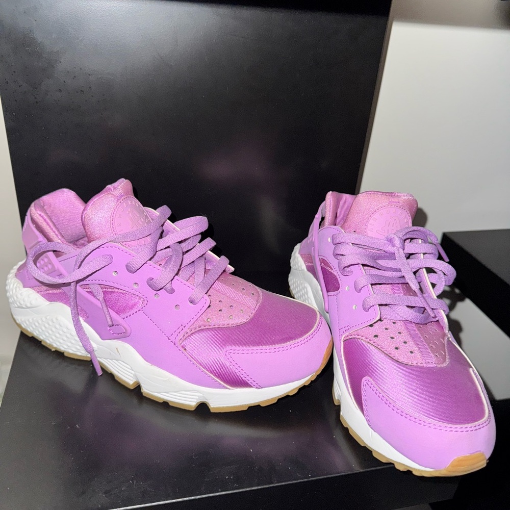 Nike Women's Athletic Shoes - Purple and White